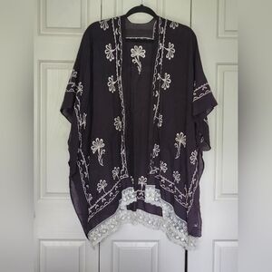 Black and Cream Kimono Gently Worn Rayon Breezy Baggy Comfy One Size
